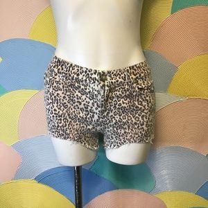 NWT Olivaceous Shorts size M animal print